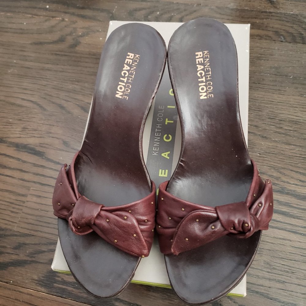 Kenneth Cole Reaction Cedar Wedge size 6 fits 5